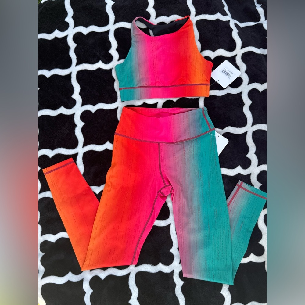 Vibrant Women’s Gradient Leggings Set